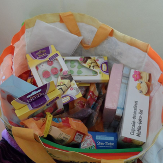 cakepops-4 Montessori-Schulzentrum Leipzig - Neuigkeiten - Mit Häubchen und Glasur